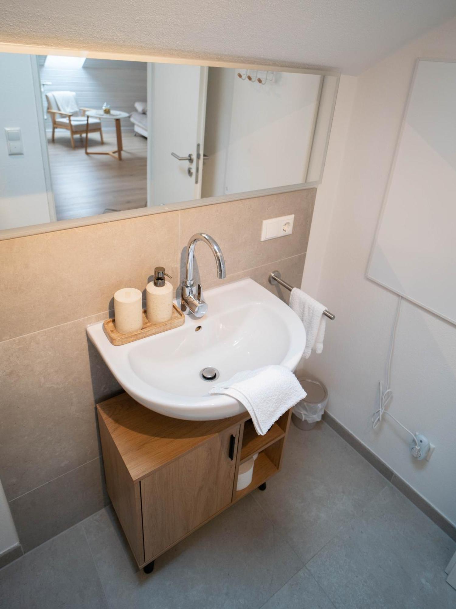 Charmantes Apartment Mit Balkon ミンデルハイム エクステリア 写真